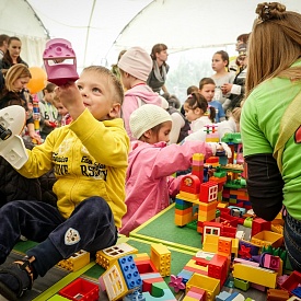 Праздник LEGO® в День города на ВДНХ посетили более 7 тысяч детей